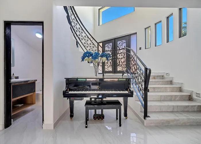 #marbella Lane - Grand 5br Oasis Getaway Hébergement de vacances