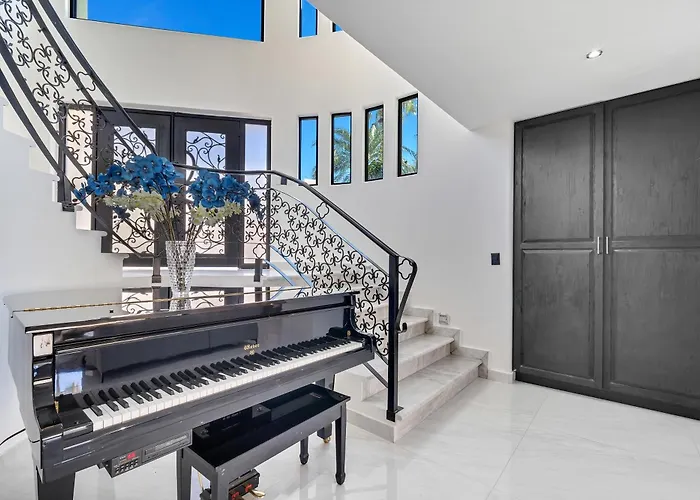 #marbella Lane - Grand 5br Oasis Getaway Hébergement de vacances *