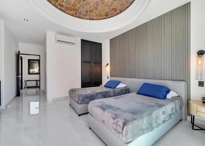 #marbella Lane - Grand 5br Oasis Getaway