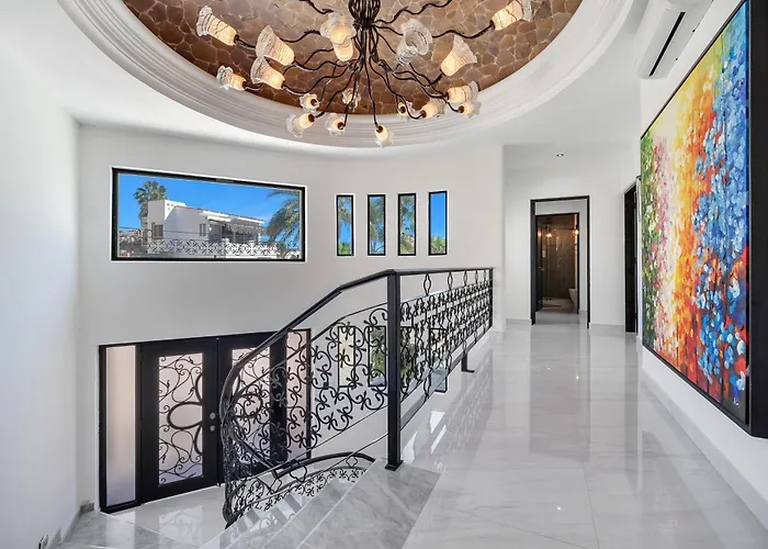 #marbella Lane - Grand 5br Oasis Getaway Hébergement de vacances *