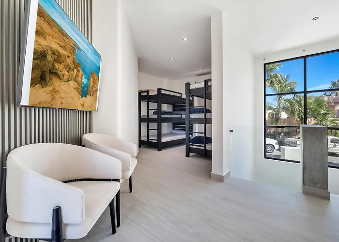 #marbella Lane - Grand 5br Oasis Getaway